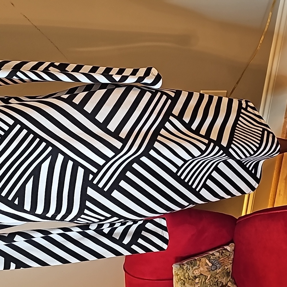 Dress - Picture 4 of 10